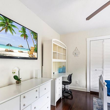 Chic Downtown Vacation Home And Guest Home غرب شاطئ بالم المظهر الخارجي الصورة