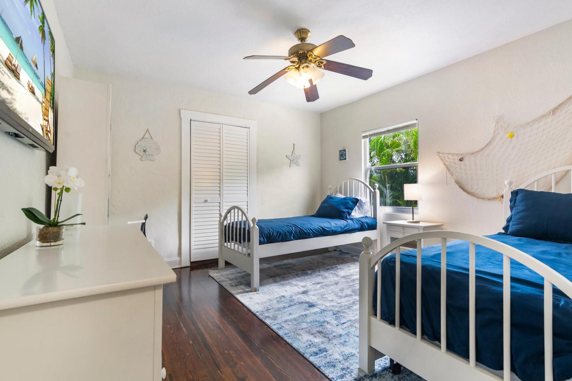 Chic Downtown Vacation Home And Guest Home غرب شاطئ بالم المظهر الخارجي الصورة