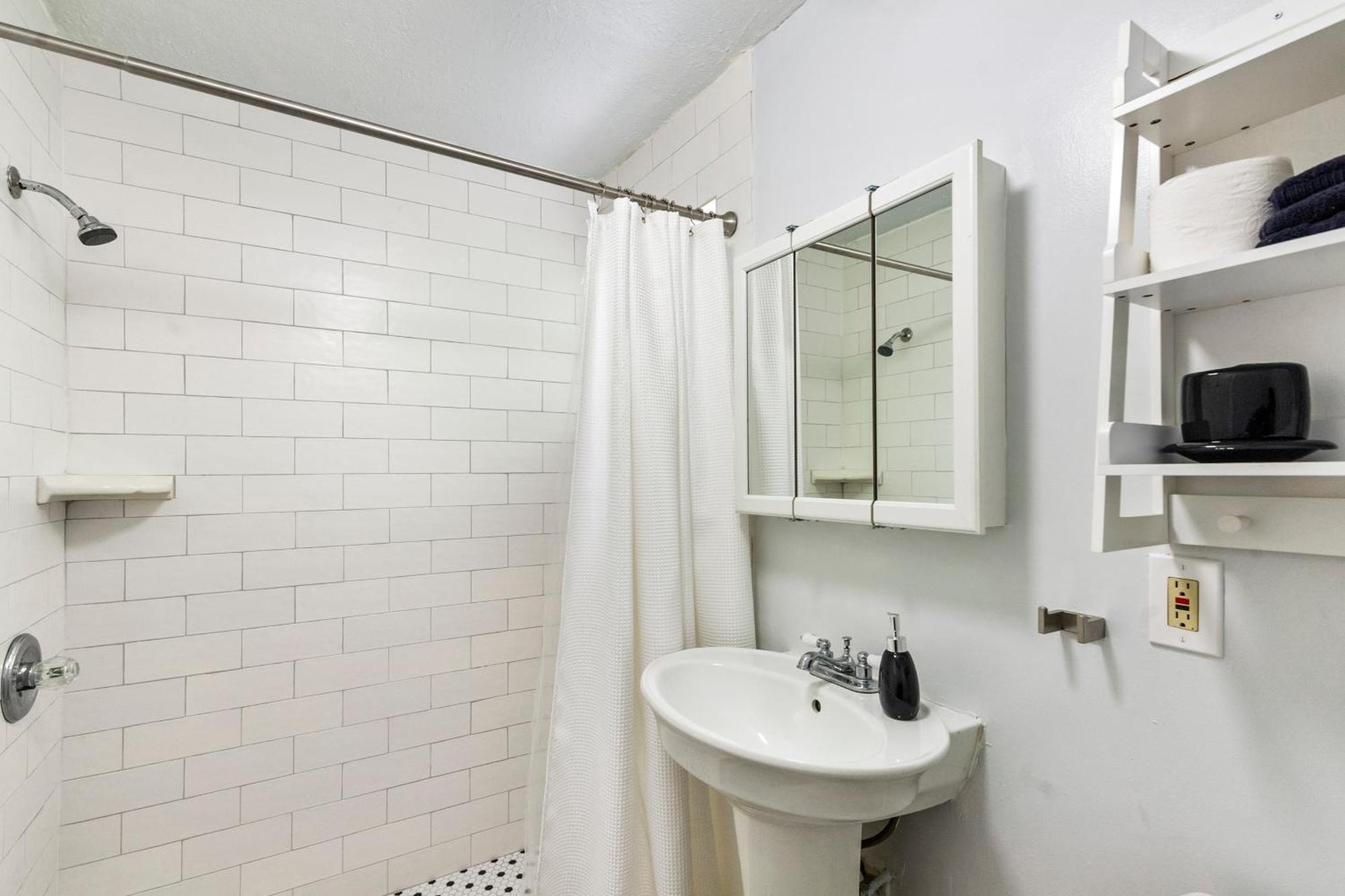 Chic Downtown Vacation Home And Guest Home غرب شاطئ بالم المظهر الخارجي الصورة