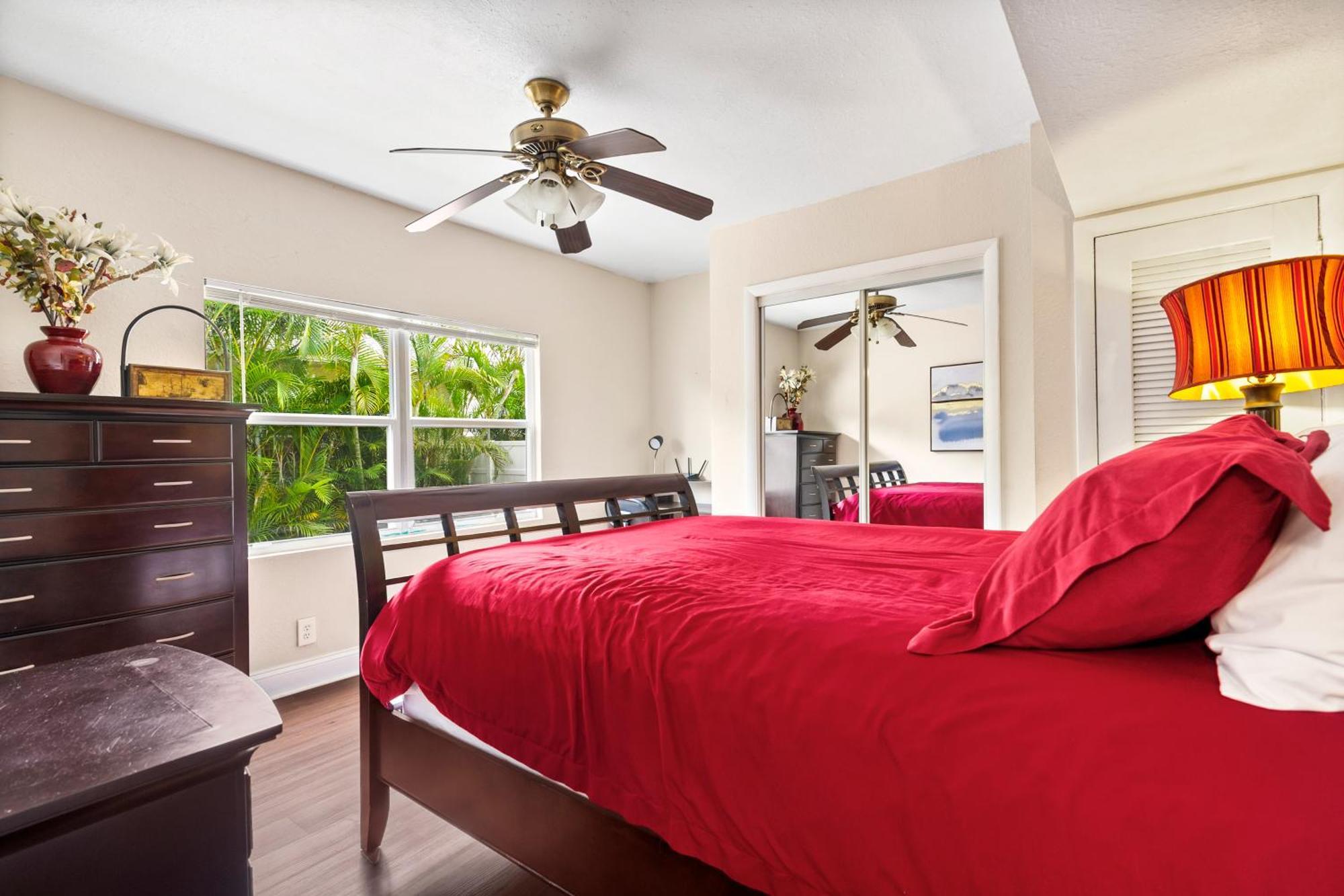 Chic Downtown Vacation Home And Guest Home غرب شاطئ بالم المظهر الخارجي الصورة